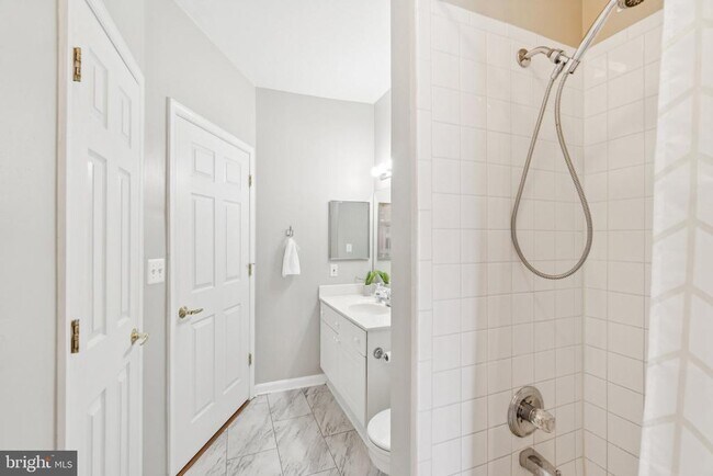 Building Photo - 4550 Strutfield Ln