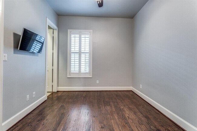 Building Photo - 2186 Aylesport Dr