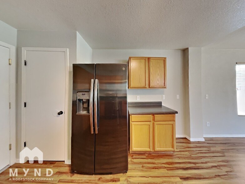 Building Photo - 5748 S Manta Ray Rd