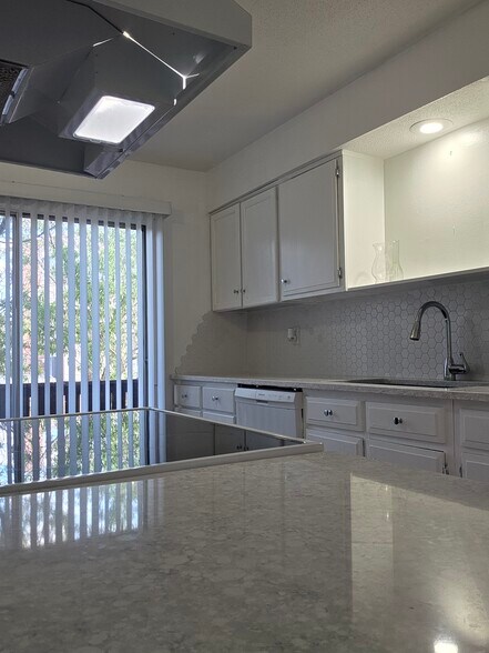 Building Photo - 11260 College Ave