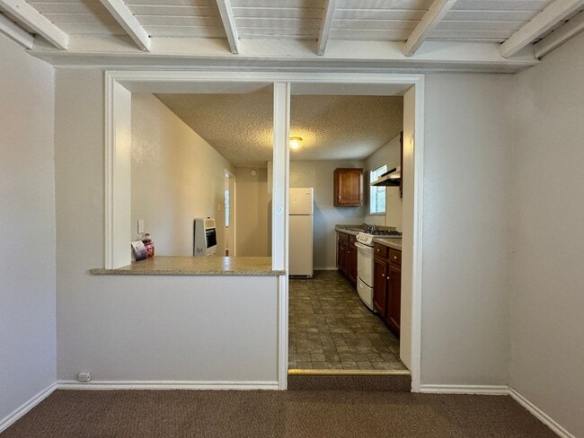 Building Photo - 207 W Phillips St