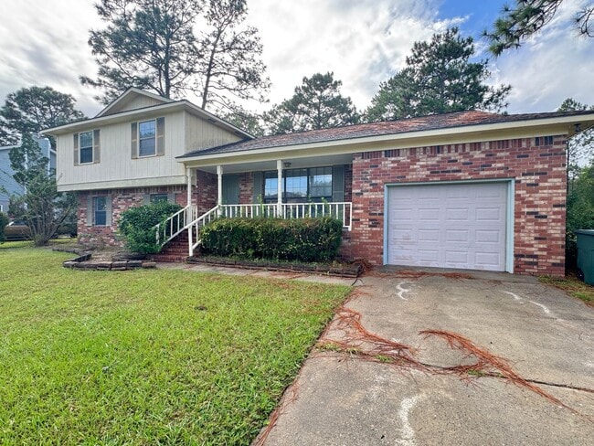 Building Photo - MOVE-IN READY!  [PET FRIENDLY]