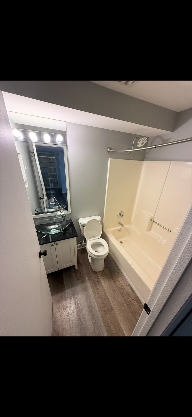 Building Photo - 645 S Kirkwood Rd