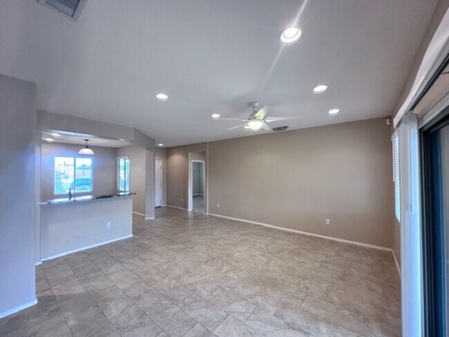 Building Photo - Updated 3 Bed/2 Bath in 55+ Community