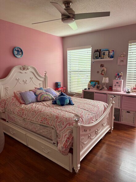 2nd room - 194 SE 1st Cir