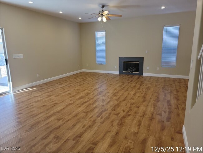 Building Photo - 5921 Royal Castle Ln