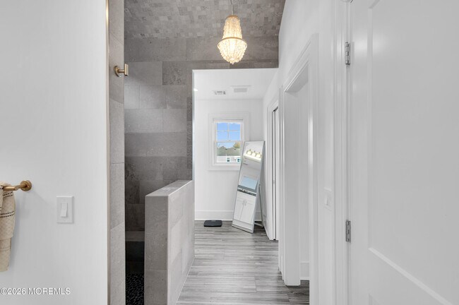 Building Photo - 18 Culebra Ave