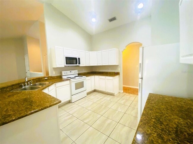 Building Photo - 423 Disston Ave