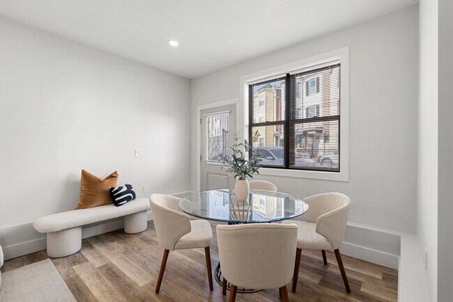 Building Photo - 181 Bennington St