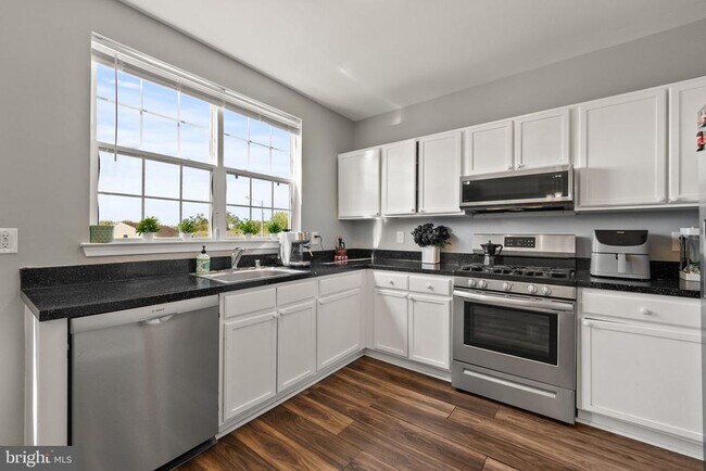 Building Photo - 1830 Webster Pl SE