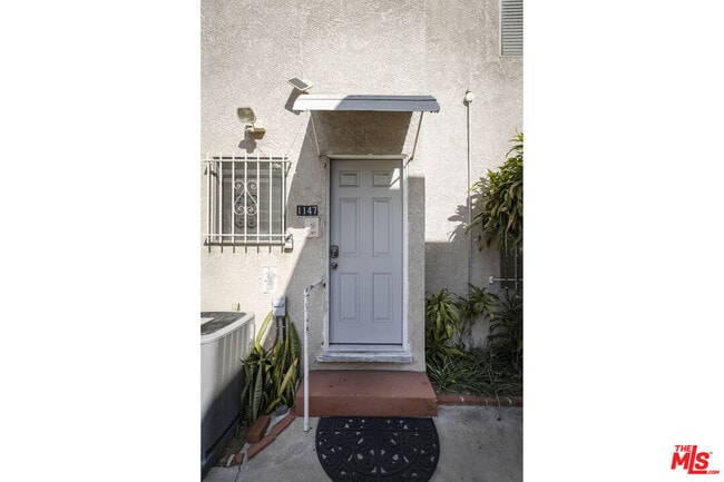 Building Photo - 1147 Westmoreland Ave