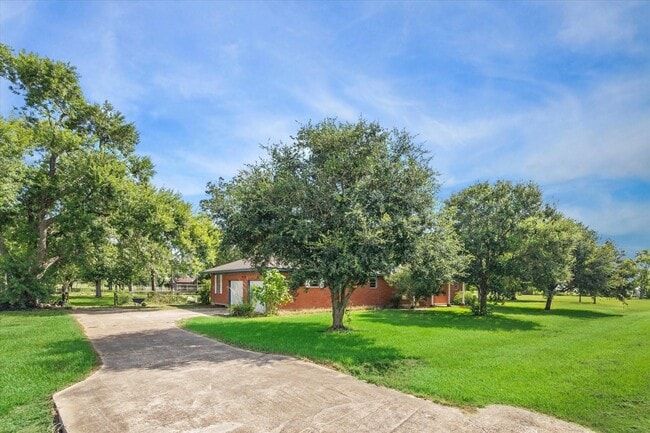 Building Photo - 111 Chadwick Rd