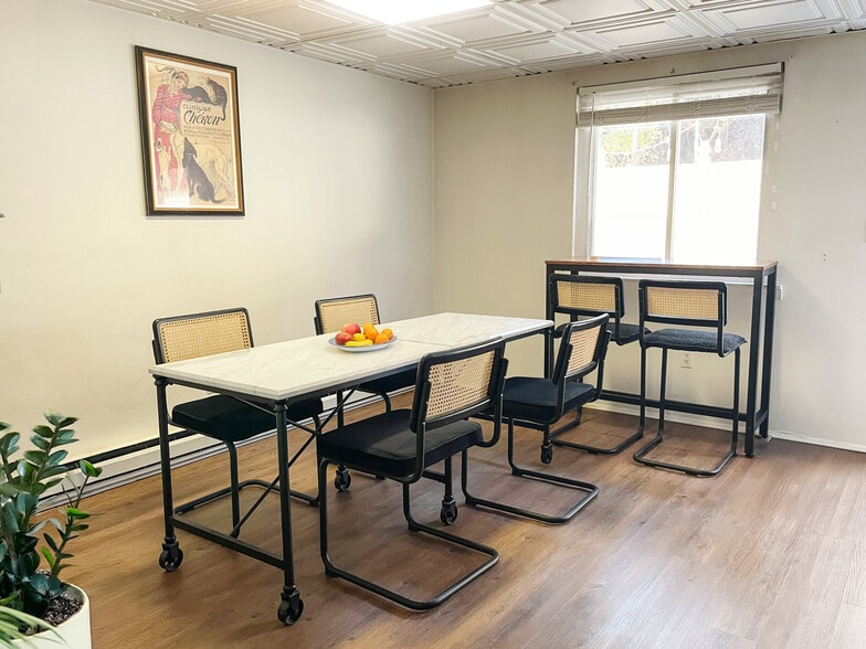 Building Photo - 227 Shore Dr