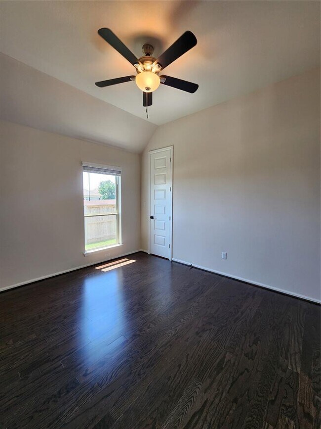 Building Photo - 522 Jefferson Dr