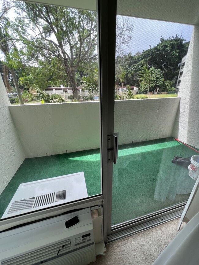 Building Photo - 2 bedroom, 1 bath, condo at Pearl Two * Pa...