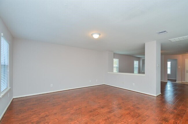 Building Photo - 12039 Madison Oak St