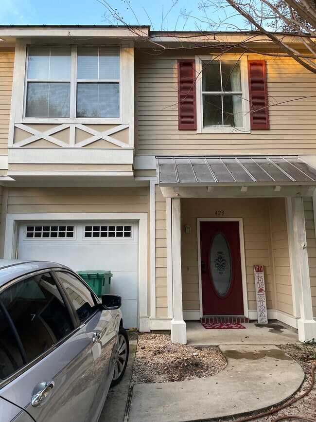 Exterior - 423 Twin Lakes Ln