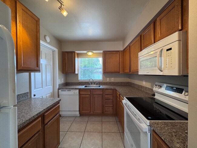 Building Photo - Charming 2BR/1BA Home in Casselberry