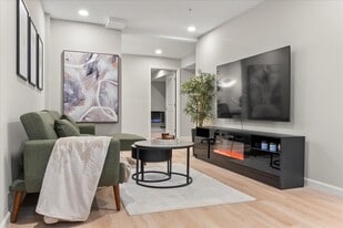 Building Photo - 1506 Mississippi Ave SE