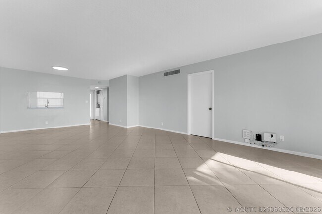 Building Photo - 931 Gardenia Dr