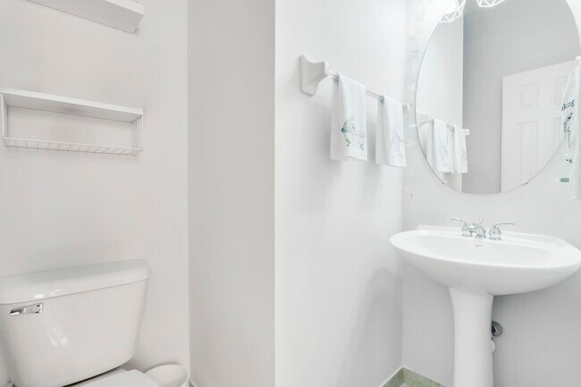 Building Photo - 107 Pond Apple Ln