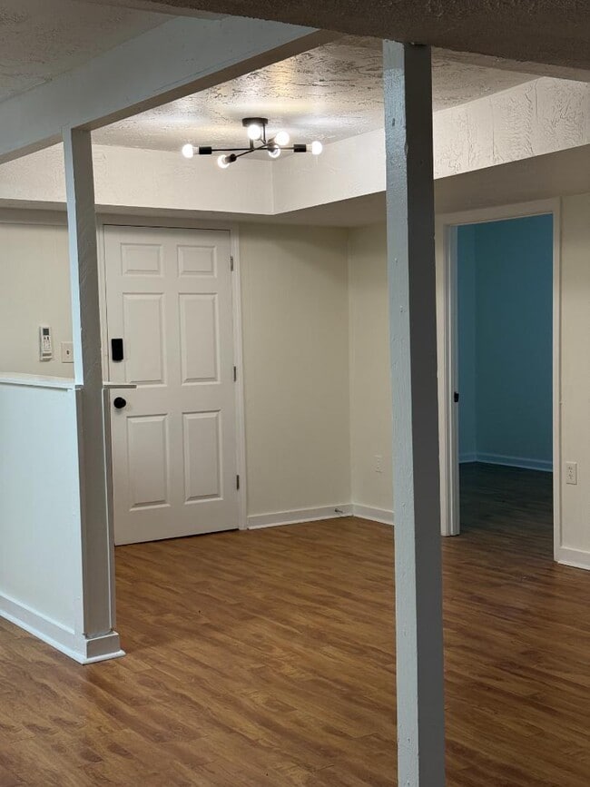Building Photo - 721 Wedgewood Dr