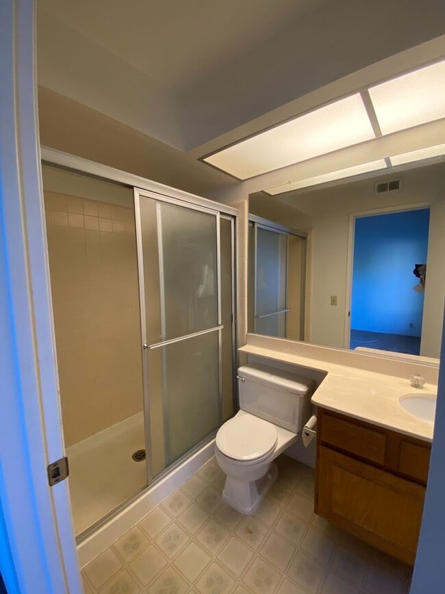 Building Photo - Single story 3 bed, 2 bath Moorpark home with yard
