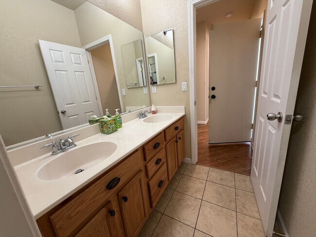 Building Photo - Spacious 4-Bedroom Elk Grove Home with Updated Kitchen, Quartz Countertops! VIEW TODAY!