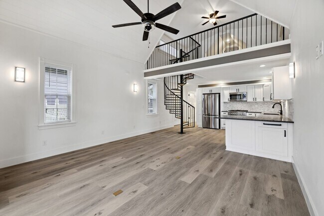 Building Photo - Charming Renovated 1900s Home with Modern Flair – Nashville, TN 37210 FOR LEASE