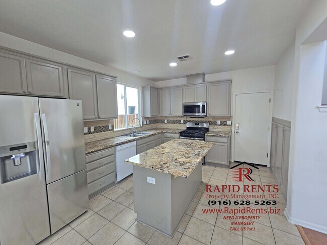 Building Photo - 555 Centre Ct Dr