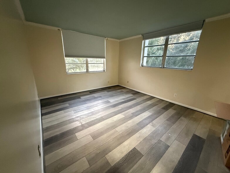 Building Photo - 3150 W Rolling Hills Cir