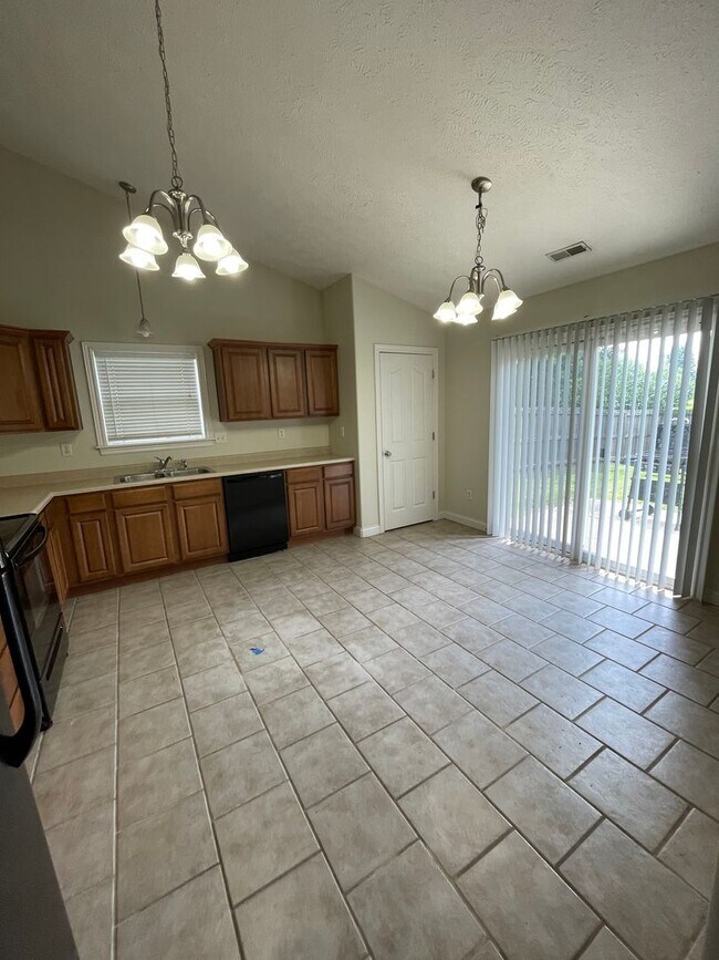 Building Photo - 1417 Shining Armor Ln