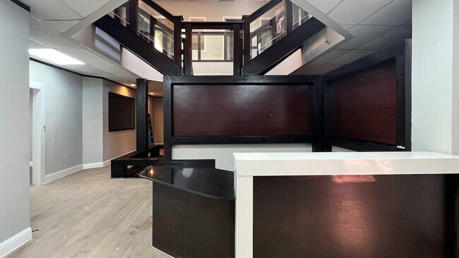 Building Photo - 9220 Rasmus Dr