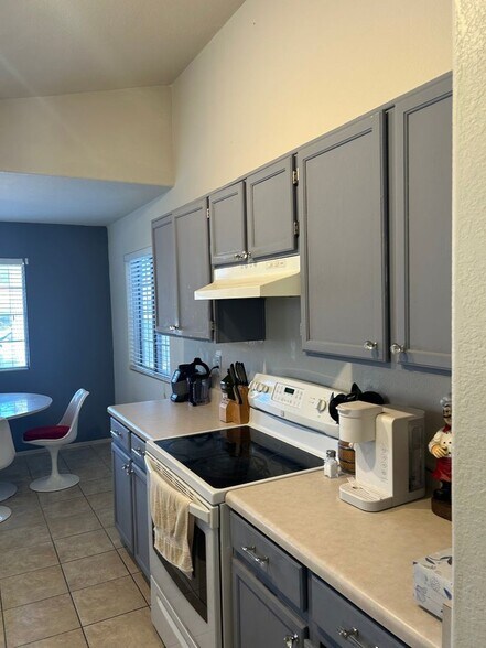 Building Photo - 7277 W Maple Ridge Dr