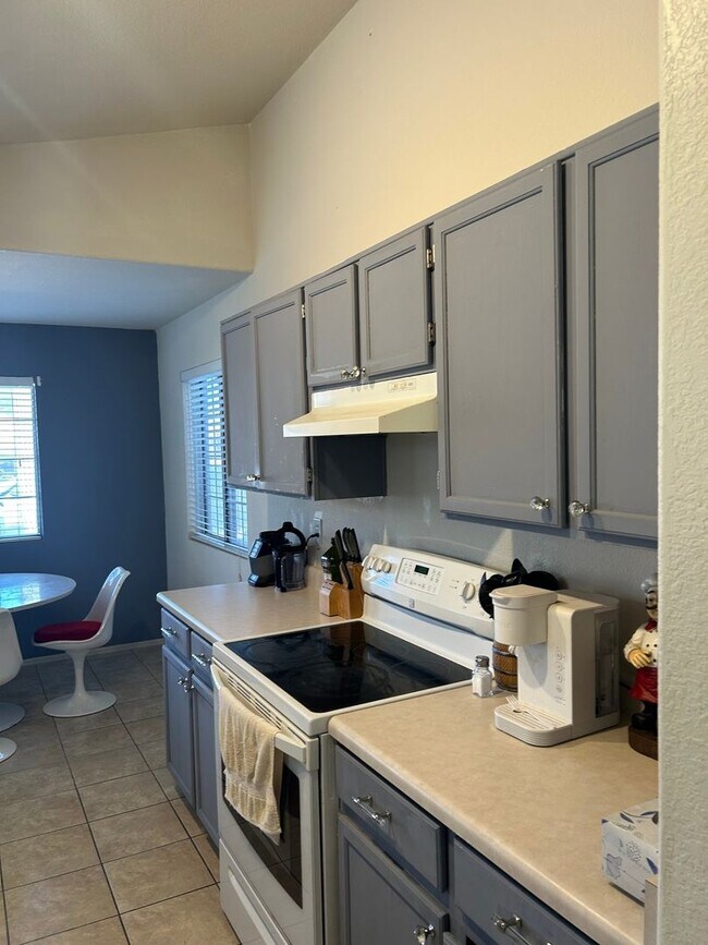 Building Photo - 7277 W Maple Ridge Dr