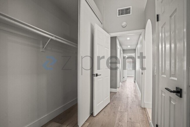 Building Photo - 16810 Picadilly Ln