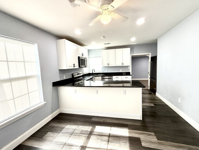 Building Photo - 1222 Hargrove St