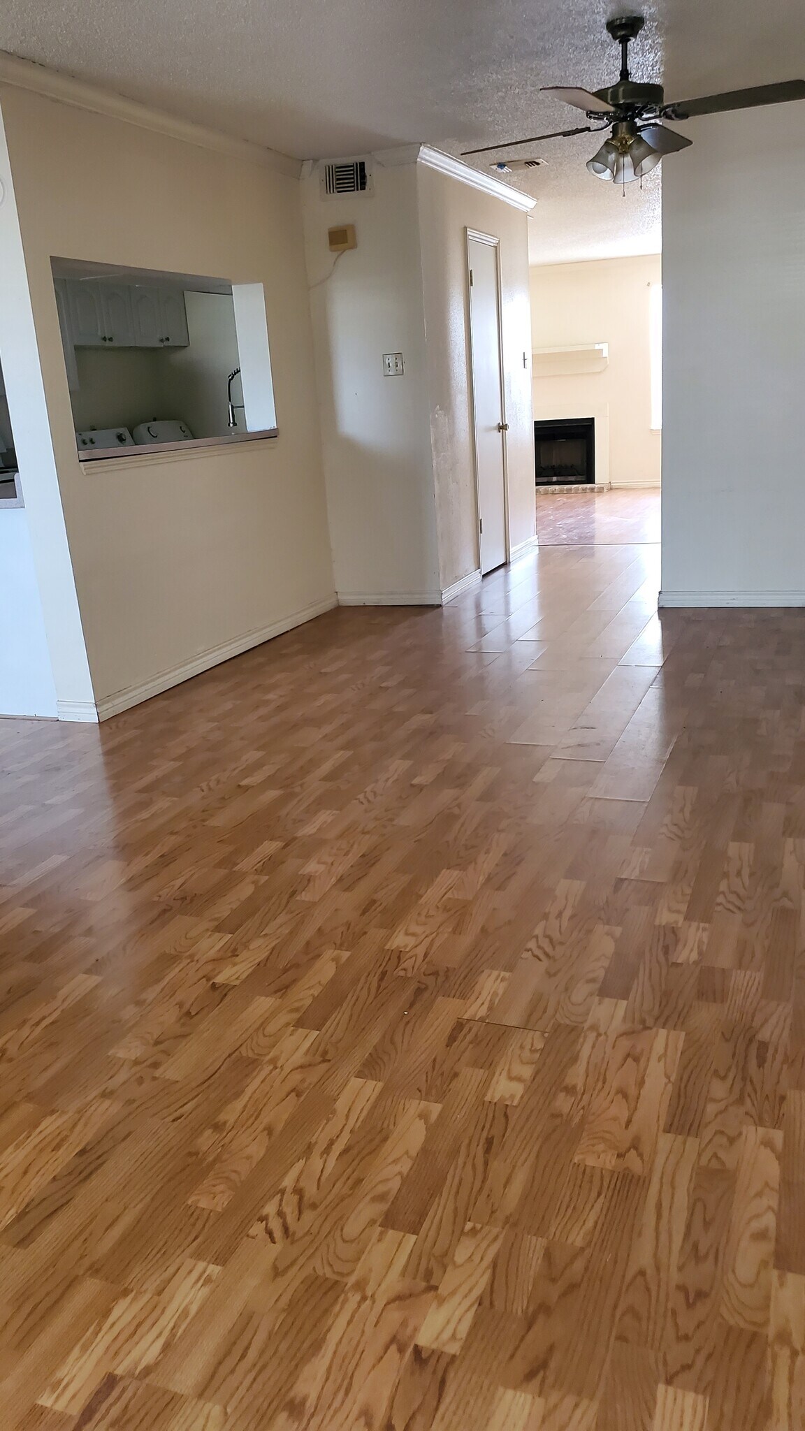 Building Photo - 15540 Weldon Dr