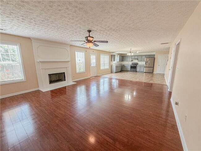 Building Photo - 2760 Rusticwood Dr SW