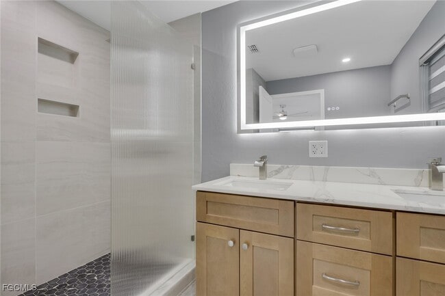 Building Photo - 1653 S Fountainhead Rd