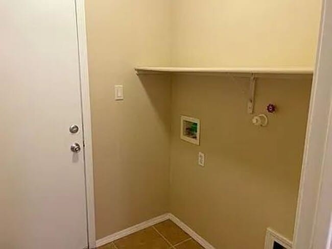 Building Photo - Come take a look at this three bedroom two...