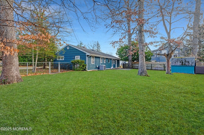 Building Photo - 488 Monmouth Rd