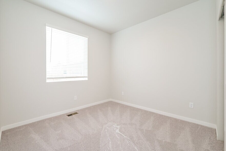 Building Photo - 1464 Orchard St