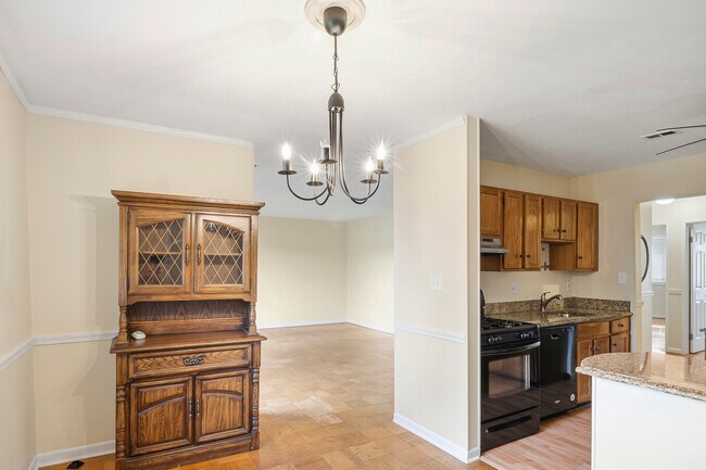 Building Photo - 5019 Green Mountain Cir