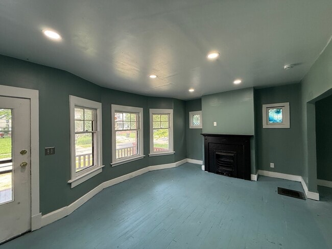 Building Photo - 14016 Castalia Ave