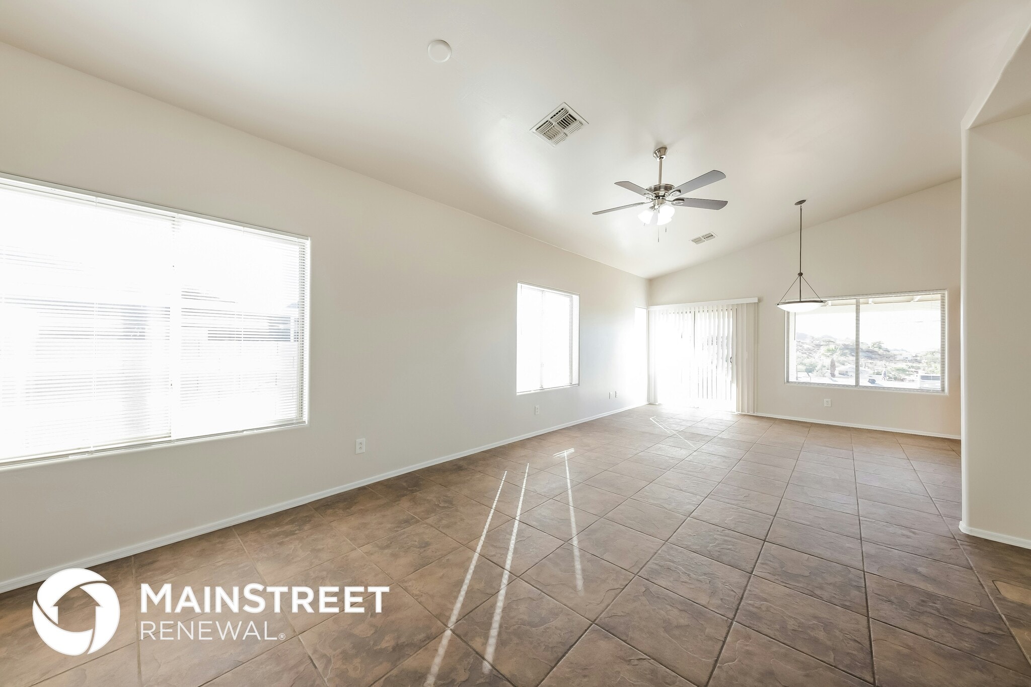Building Photo - 1513 E Sunnyside Dr