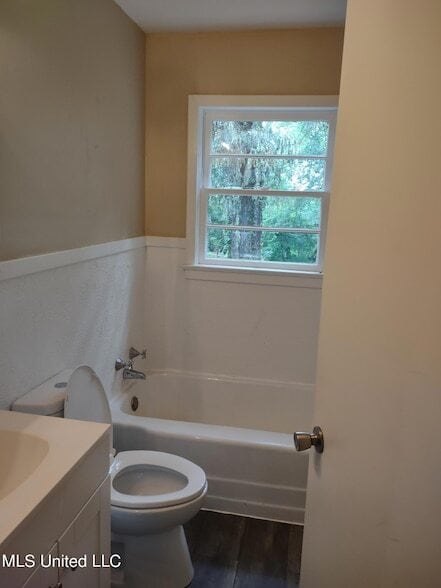 Building Photo - 1426 50th Ave