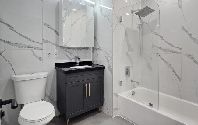 Building Photo - 211 Baldwin Ave