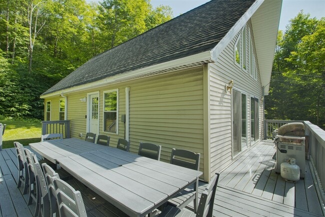 Building Photo - 4 Bed FURNISHED Winter Seasonal - Private Home Close to Ski Mountains! - $2940/mo, 6mo Lease