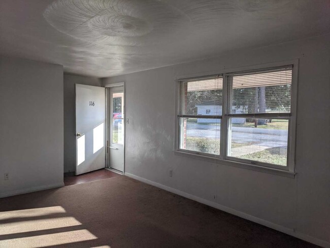 Building Photo - 128 Kassal St